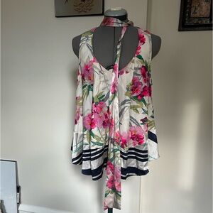 Like New: Elizabeth and James Swing Tank